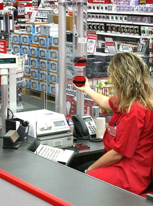 Enhancing Security in Cash Handling with Pneumatic Tube Systems Enhancing Security in Cash Handling with Pneumatic Tube Systems